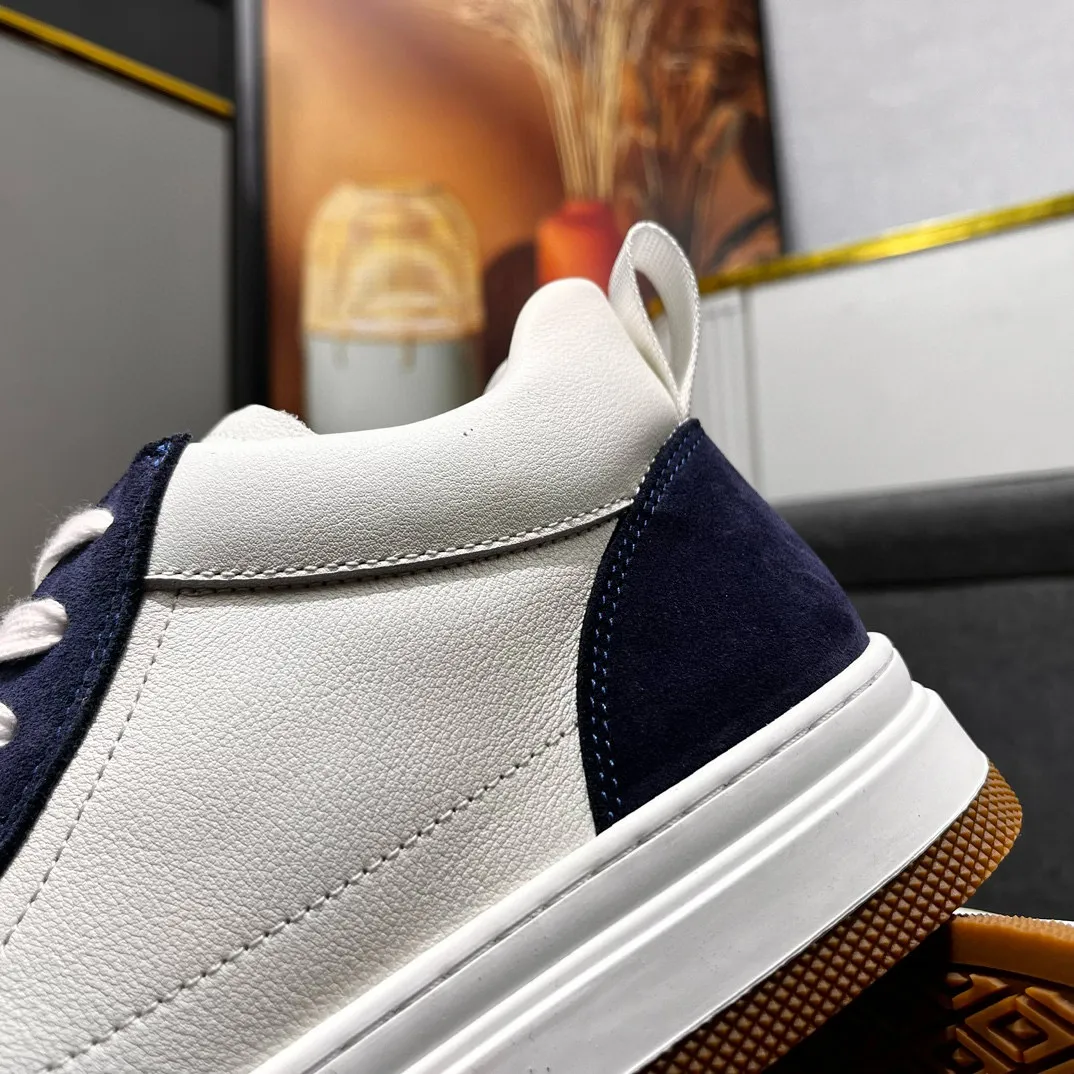 Factory price: 460💰LV's new casual high-top men's shoes👉 👉 Fashionable and versatile, 💞 Simple and elegant style, 🔊 The fabric is made of imported cowhide, ☑️breathable mesh lining, original wear-resistant rubber outsole, exclusive new style, taken in kind, five colors available, code number: 38-44, (45 can be customized)